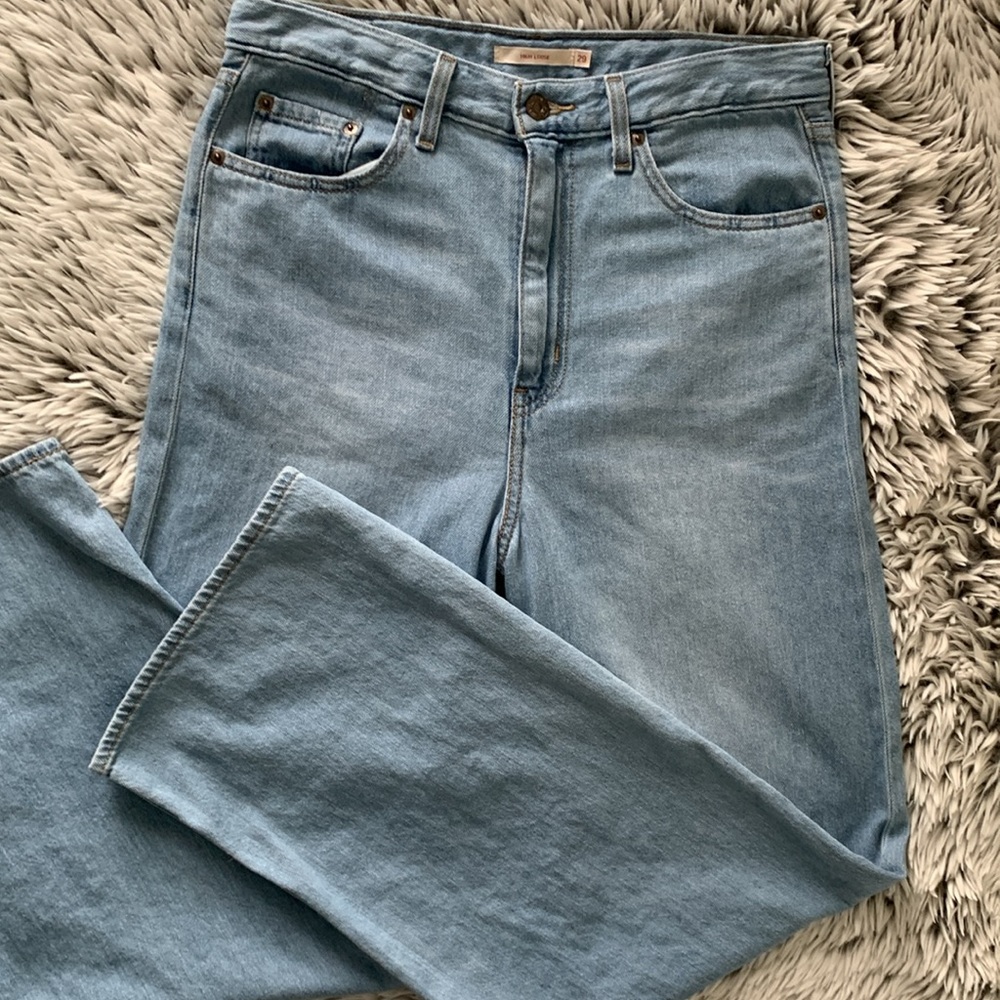 Levi's Light Blue High-Rise Wide Leg Jeans - Picture 3 of 15